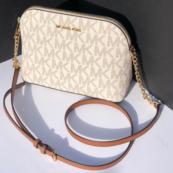 Michael Kors Handbags - NEW🔥Michael Kors VANILLA Crossbody